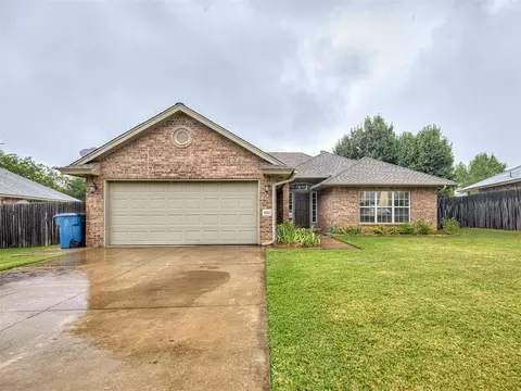 1011 Pruett Dr, Edmond, OK 73003