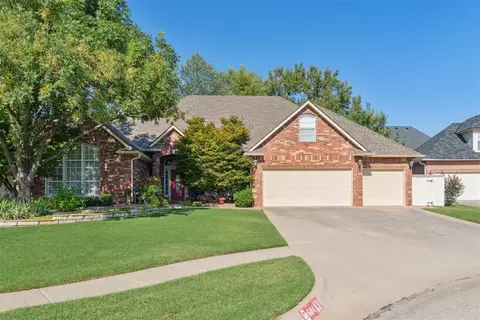 604 Riverwalk Dr, Norman, OK 73072