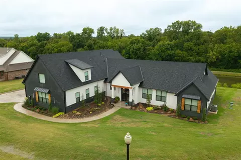 835 Hidden View Acres Dr, Blanchard, OK 73010