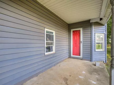 827 W Bdwy Ave, Mcloud, OK 74851 photo 4