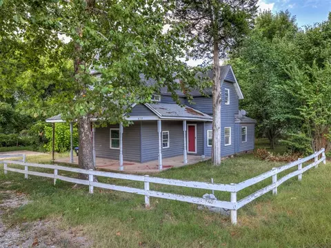 827 W Bdwy Ave, Mcloud, OK 74851