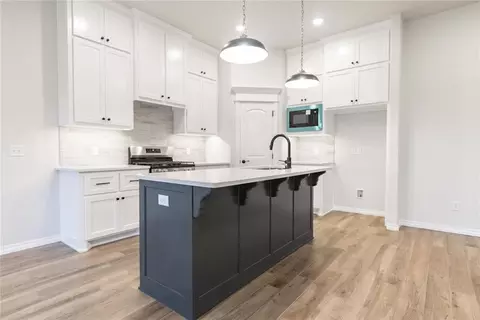 10305 SW 55th Ter, Mustang, OK 73064