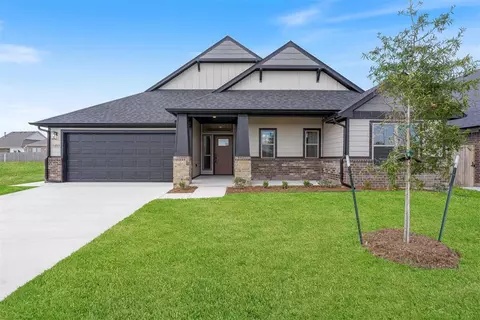 Exterior - 15805 Rolling Hill Dr, Moore, OK 73170 photo 2 of 2