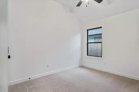 Bedroom - 15805 Rolling Hill Dr, Moore, OK 73170 photo 1 of 8