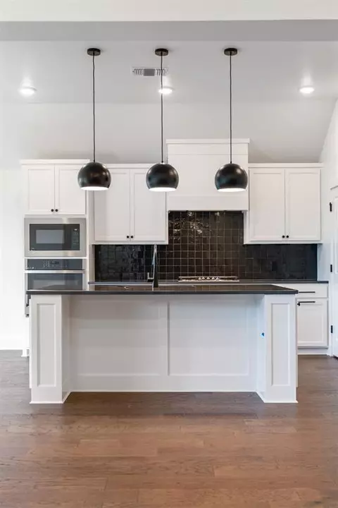 Kitchen - 15805 Rolling Hill Dr, Moore, OK 73170 photo 1 of 8