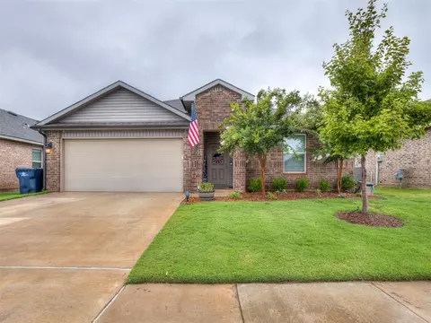 4213 Moonlight Rd, Mustang, OK 73064