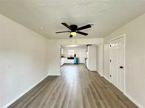 Living - 2002 S 20th St, Chickasha, OK 73018 photo 4 of 5