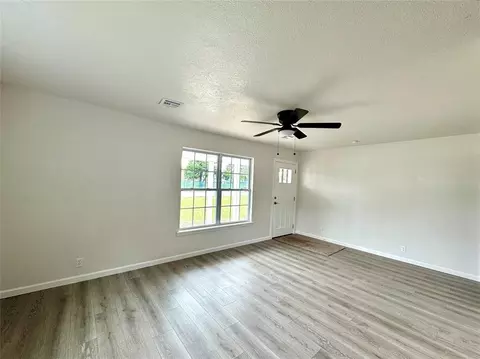 Living - 2002 S 20th St, Chickasha, OK 73018 photo 1 of 5