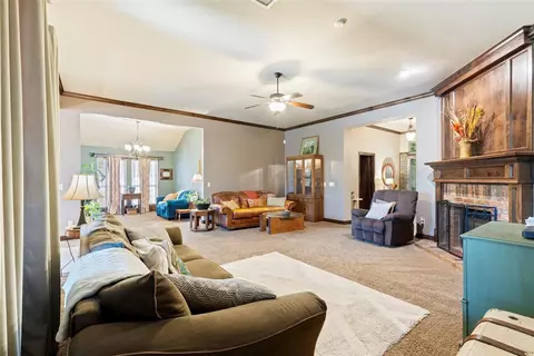 313 Durkee Rd, Yukon, OK 73099