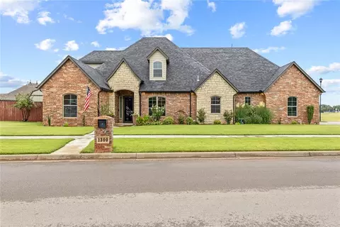 1300 Crimson Dr, Weatherford, OK 73096