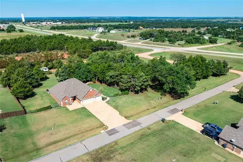 709 Bluestem Dr, Guthrie, OK 73044 photo 6
