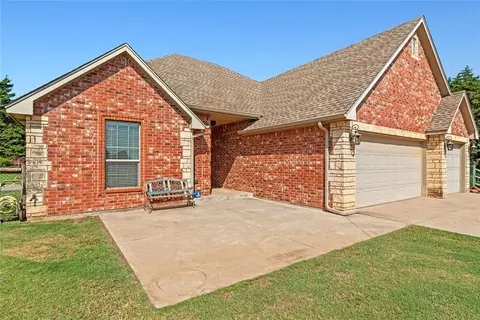 709 Bluestem Dr, Guthrie, OK 73044 photo 4
