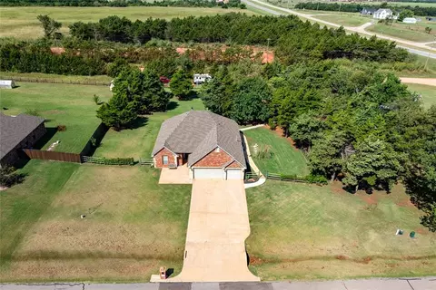 709 Bluestem Dr, Guthrie, OK 73044 photo 5