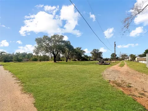 705 E Leverett Ave, Sayre, OK 73662