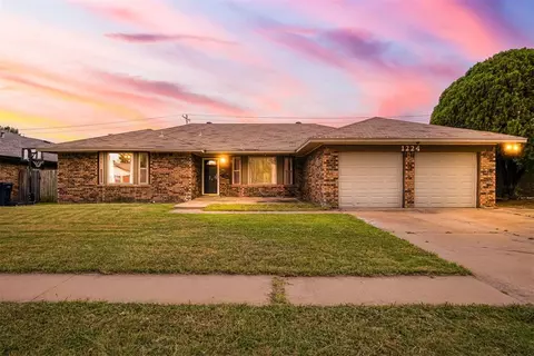 1224 SW 97th St, Oklahoma City, OK 73139