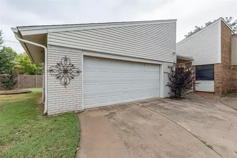 12220 Banyan Ln, Oklahoma City, OK 73162