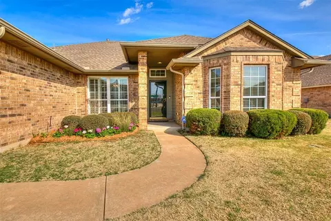 11213 NW 104th St, Yukon, OK 73099