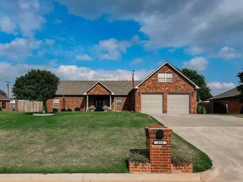 315 N Addison Dr, Hinton, OK 73047