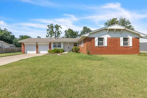 5915 NW 30th St, Bethany, OK 73008