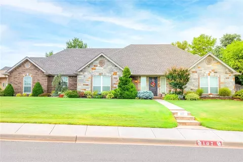 107 Clubhouse Dr, Elk City, OK 73644