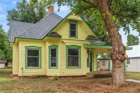 516 W Main St, Fort Cobb, OK 73038