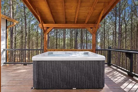 Exterior - 71 Bear Pine Trl, Broken Bow, OK 74728 photo 9 of 11