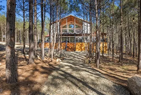 Exterior - 71 Bear Pine Trl, Broken Bow, OK 74728 photo 4 of 11