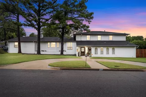 149 Skyline Dr, Chickasha, OK 73018