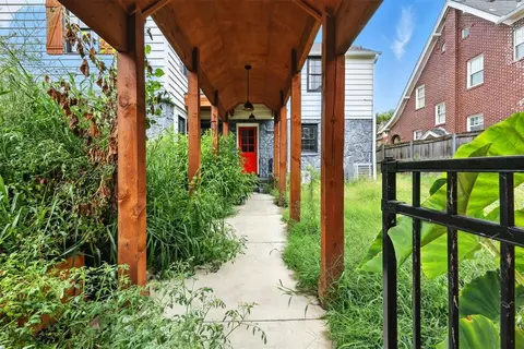 Exterior - 102 E 26th St, Tulsa, OK 74114 photo 4 of 8