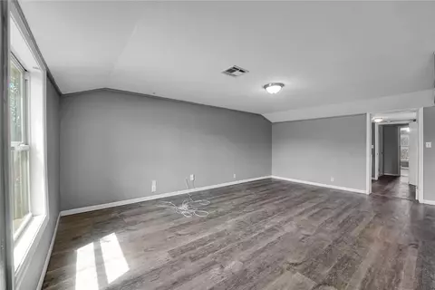 Living - 1217 E Cherry St, Altus, OK 73521 photo 3 of 4