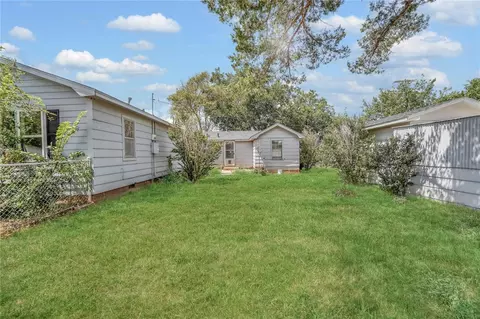 Exterior - 1217 E Cherry St, Altus, OK 73521 photo 6 of 7