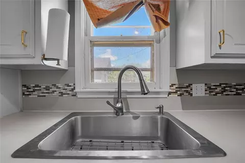 Kitchen - 1217 E Cherry St, Altus, OK 73521 photo 3 of 3