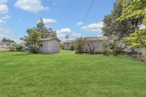 Exterior - 1217 E Cherry St, Altus, OK 73521 photo 3 of 7