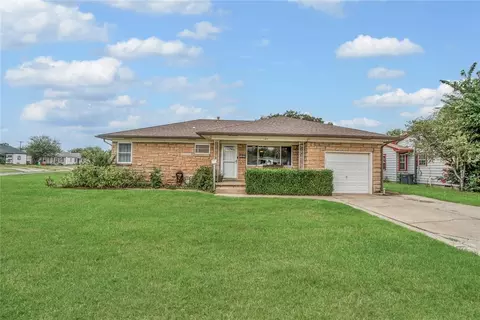 121 Pine Ave, Altus, OK 73521 photo 1