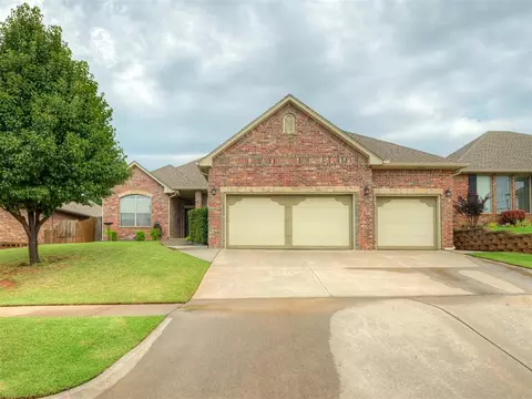 12829 NW 5th St, Yukon, OK 73099
