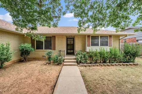 3016 Shadybrook Dr, Midwest City, OK 73110