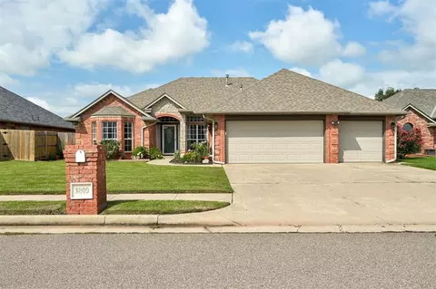 3809 Scissortail Dr, Yukon, OK 73099
