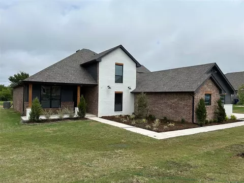 10157 NW 100th St, Yukon, OK 73099