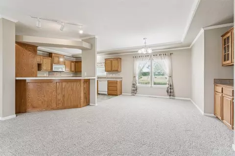 Living - 618 W Ryland Rd, Crescent, OK 73028 photo 8 of 12