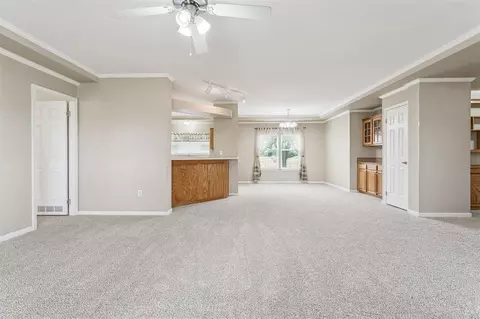 Living - 618 W Ryland Rd, Crescent, OK 73028 photo 4 of 12
