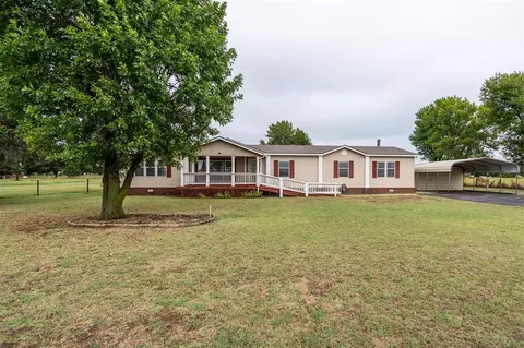 Exterior - 618 W Ryland Rd, Crescent, OK 73028 photo 2 of 8