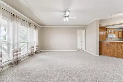Living - 618 W Ryland Rd, Crescent, OK 73028 photo 5 of 12