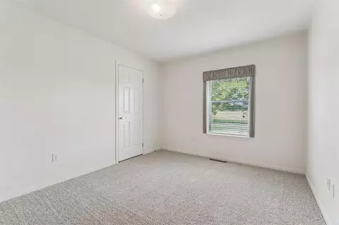 Bedroom - 618 W Ryland Rd, Crescent, OK 73028 photo 4 of 5