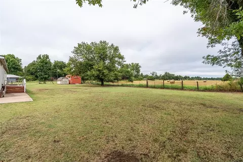 Exterior - 618 W Ryland Rd, Crescent, OK 73028 photo 5 of 8
