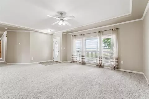 Living - 618 W Ryland Rd, Crescent, OK 73028 photo 2 of 12