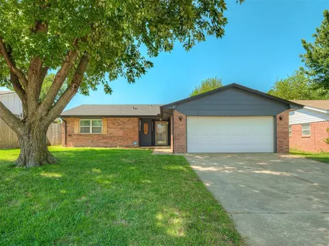 810 Ridgeway Dr, Yukon, OK 73099