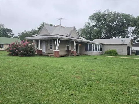 303 W Main St, Tecumseh, OK 74873