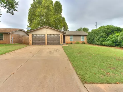 1205 Swan Lake Rd, Edmond, OK 73003