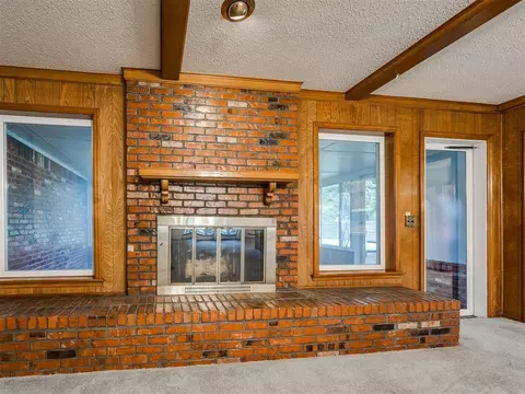 Living - 3911 N Glade Ave, Bethany, OK 73008 photo 4 of 4