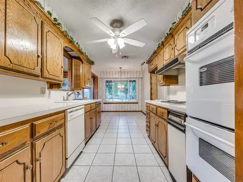 Kitchen - 3911 N Glade Ave, Bethany, OK 73008 photo 1 of 2